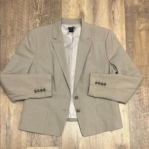 Ann Taylor Beautiful Taupe Lined Blazer with Button Detail - Women’s Size 14💕